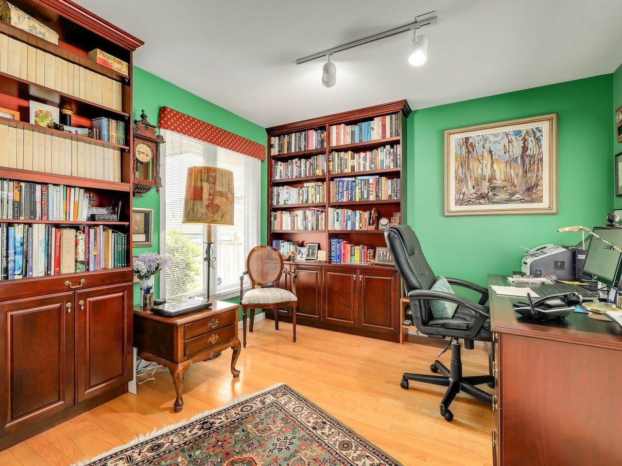 Listing Image 19