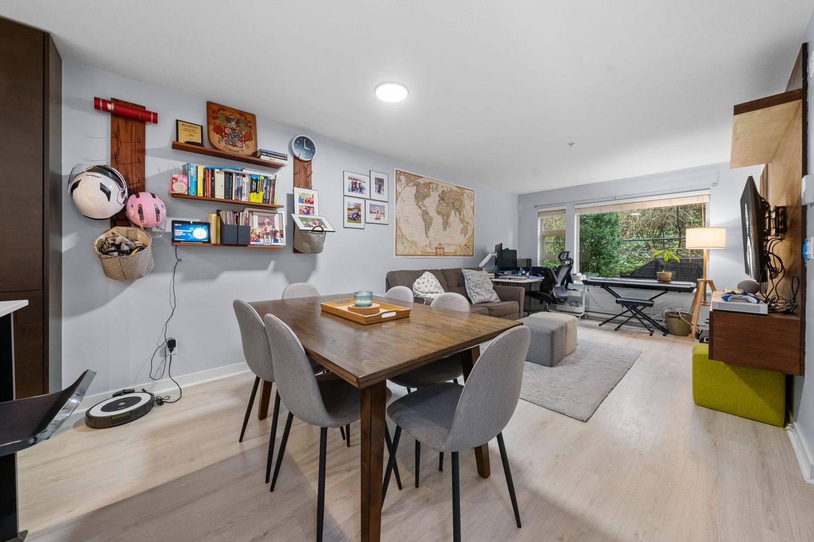 Listing Image 10