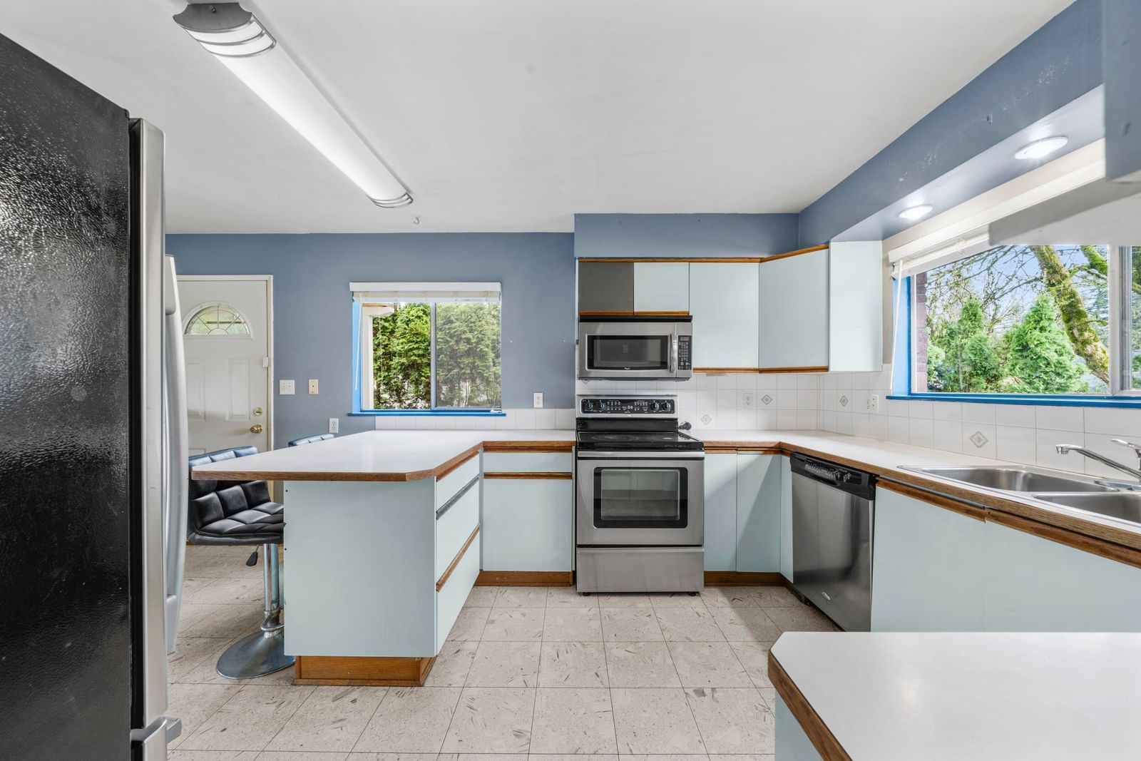 Listing Image 8