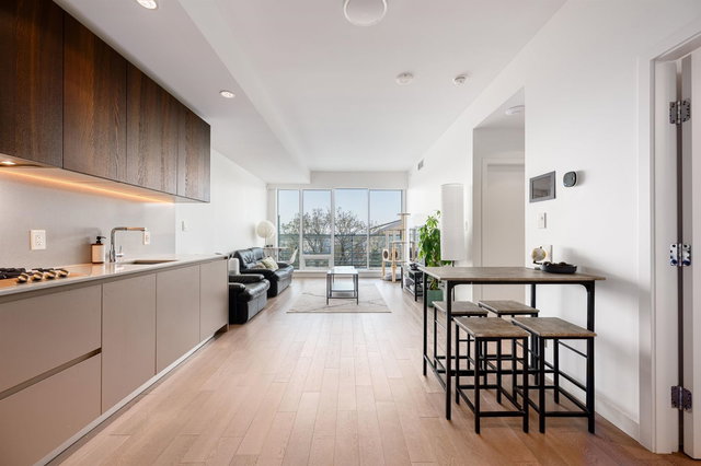 402 - 6622 Pearson Way