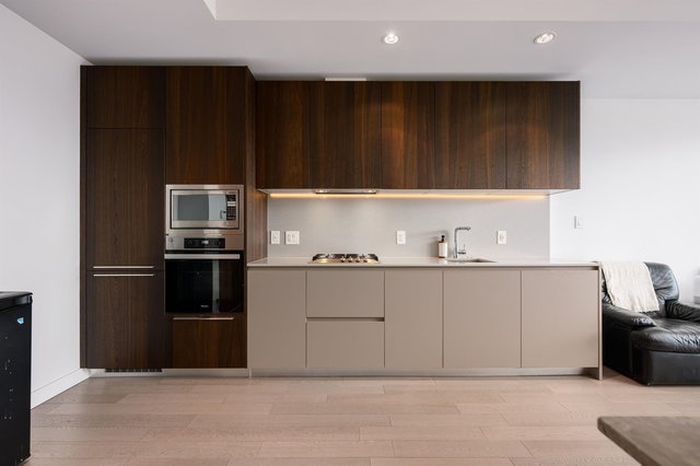 402 - 6622 Pearson Way