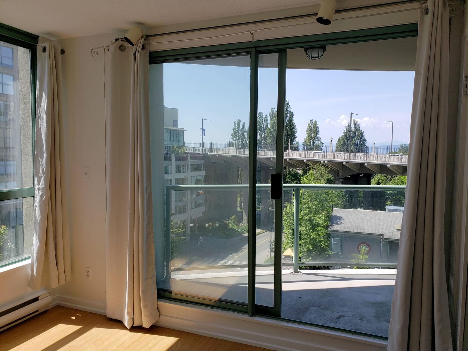 Listing Image 22