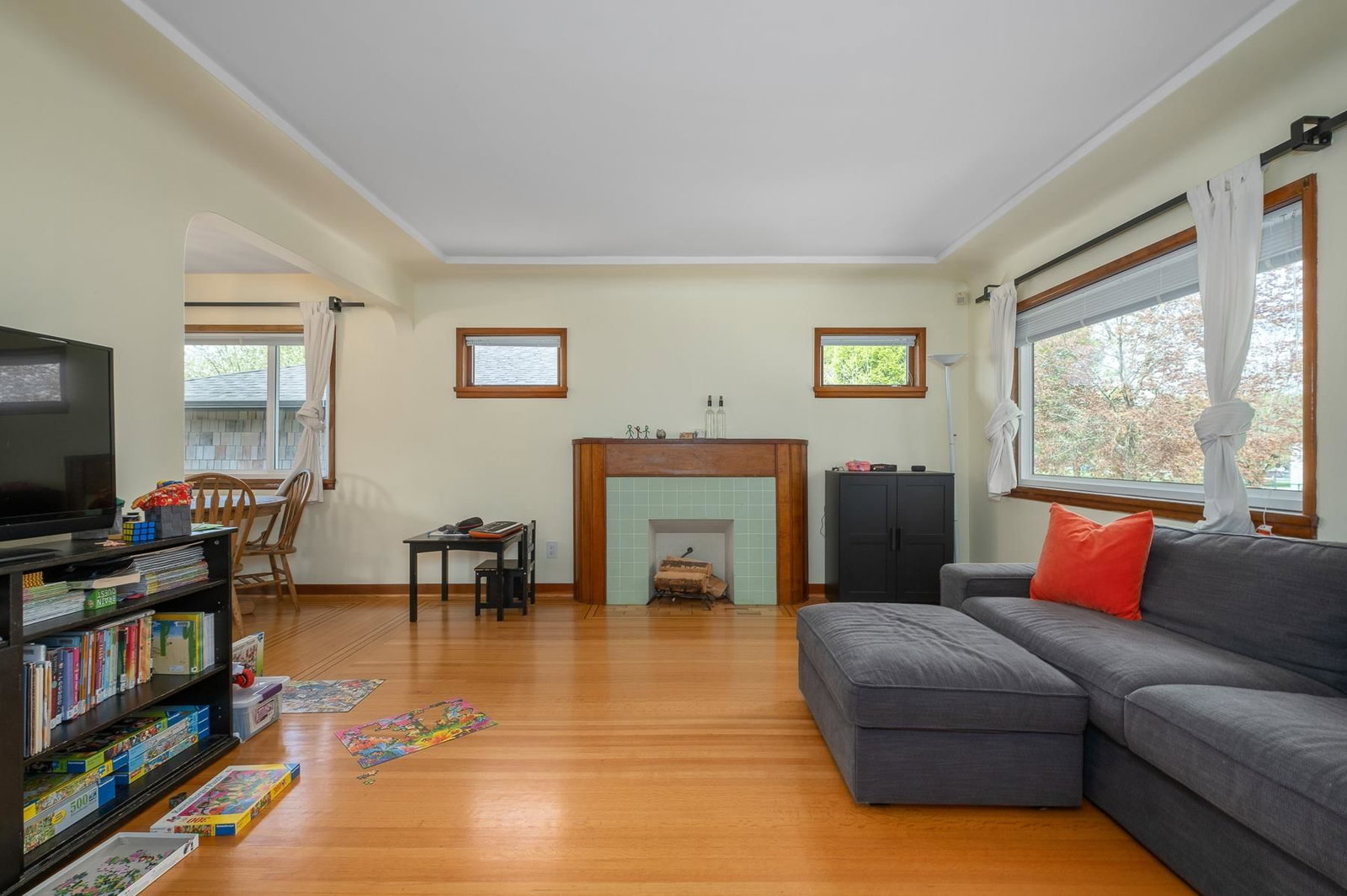 Listing photo 2
