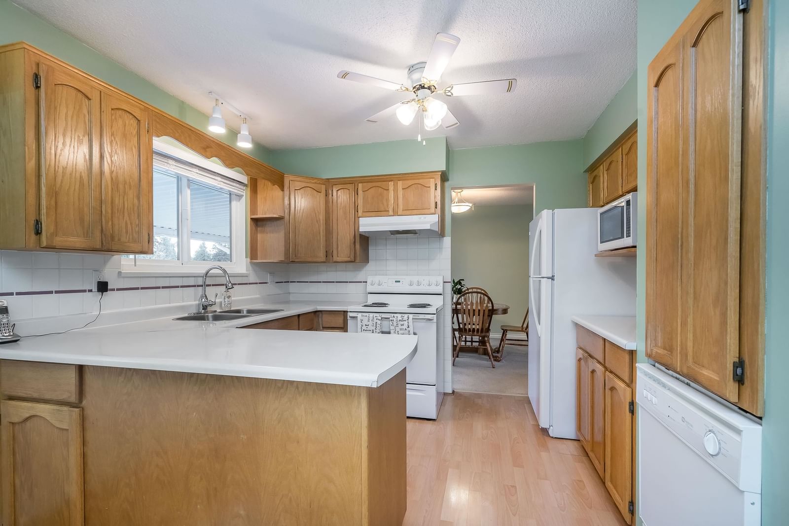 Listing Image 19