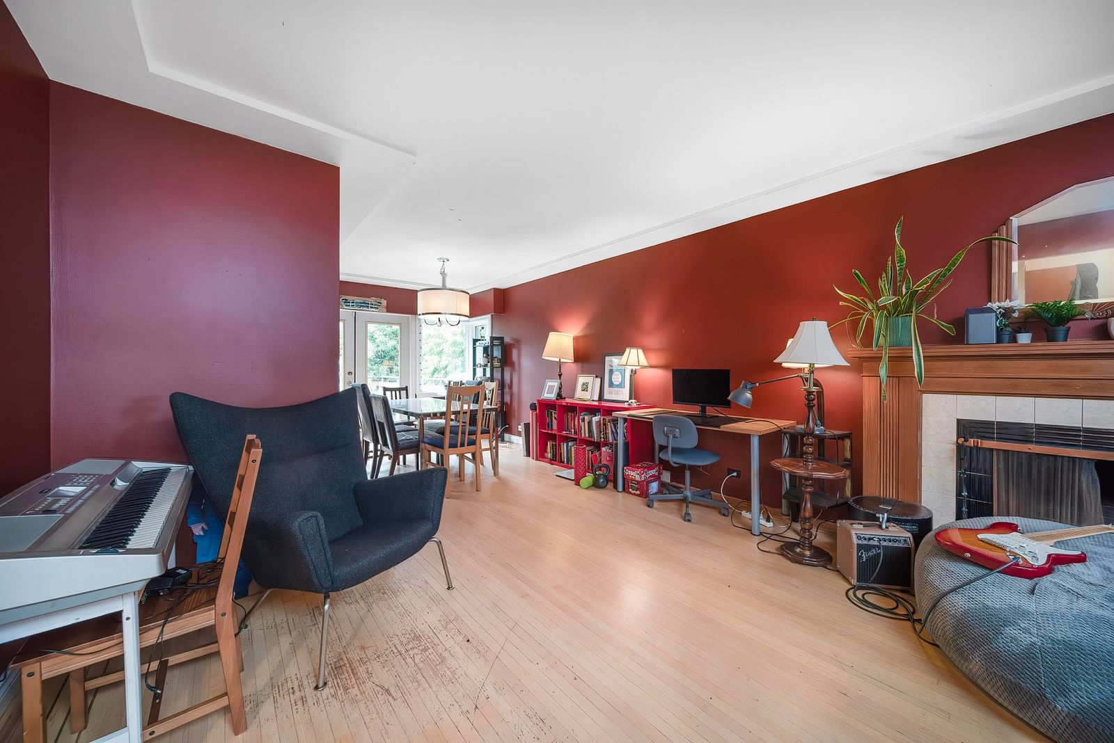 Listing Image 11