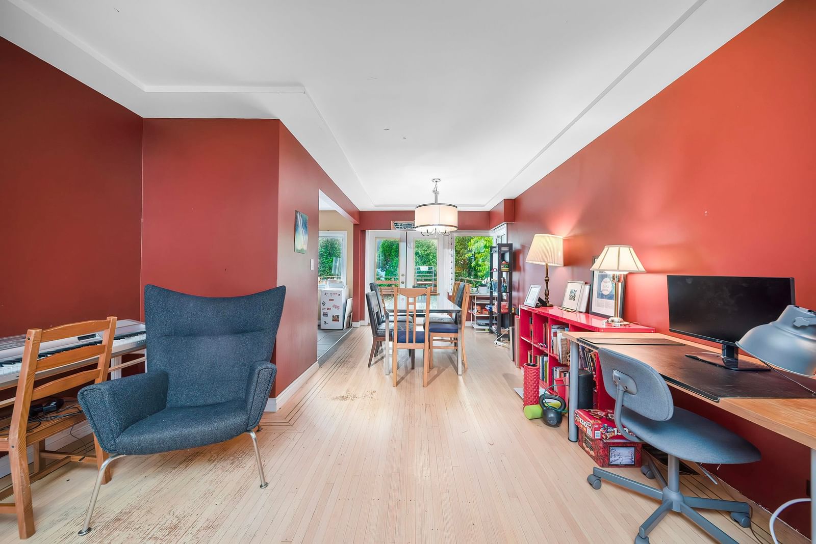 Listing Image 12