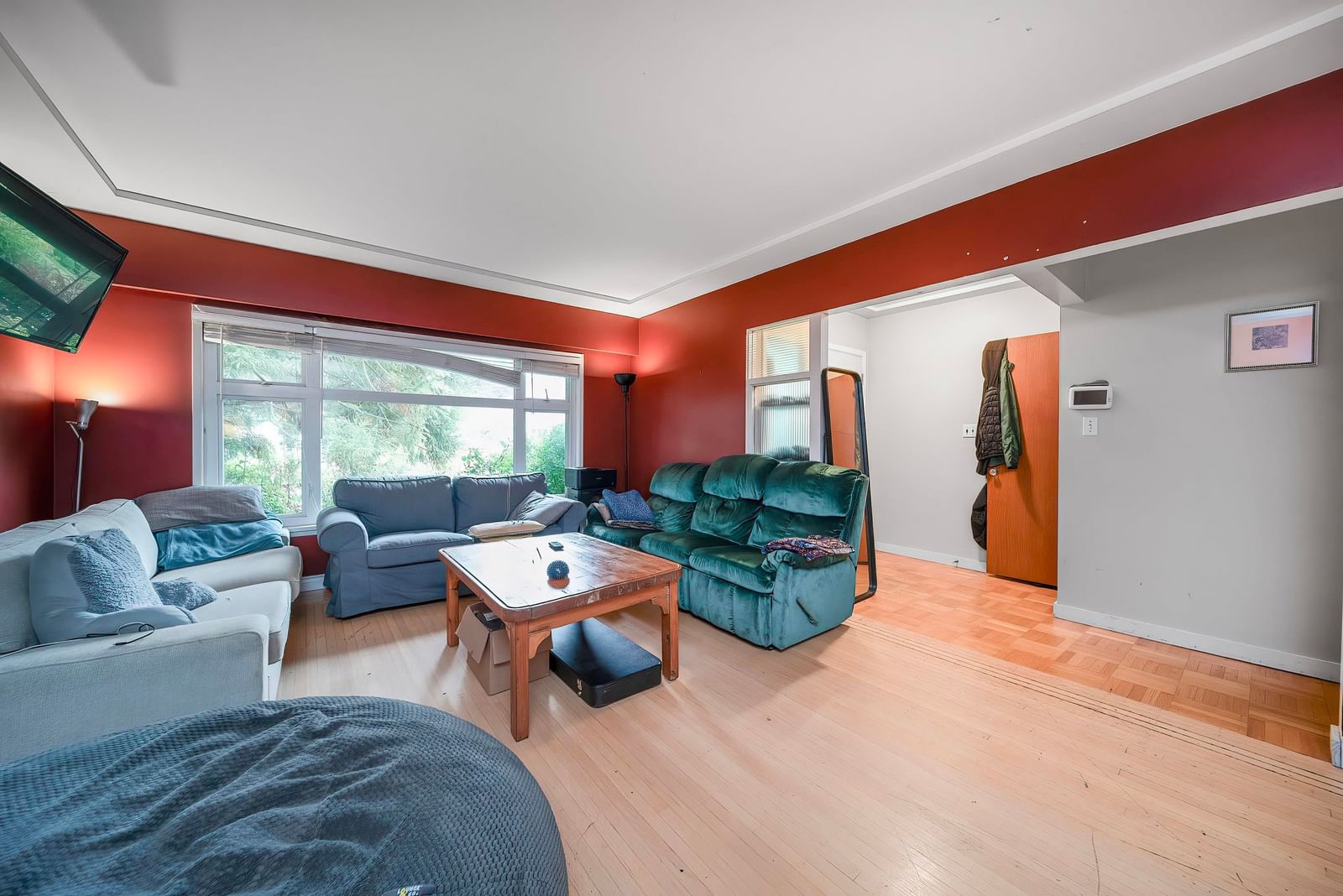 Listing Image 9