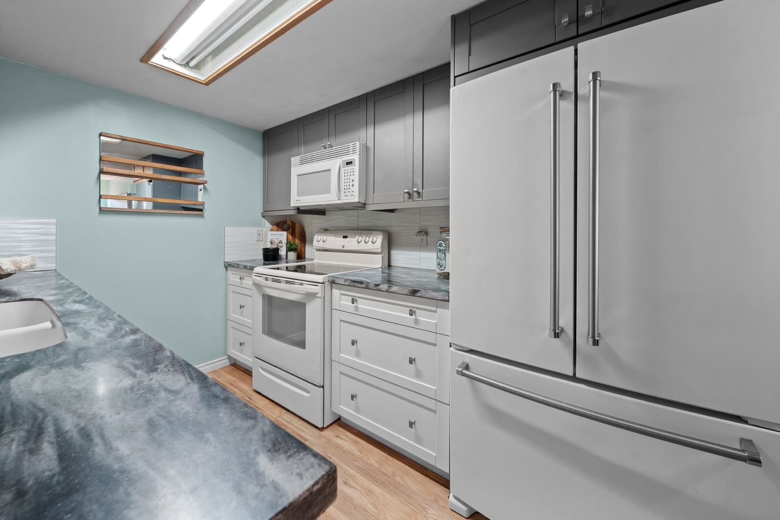 Listing Image 14