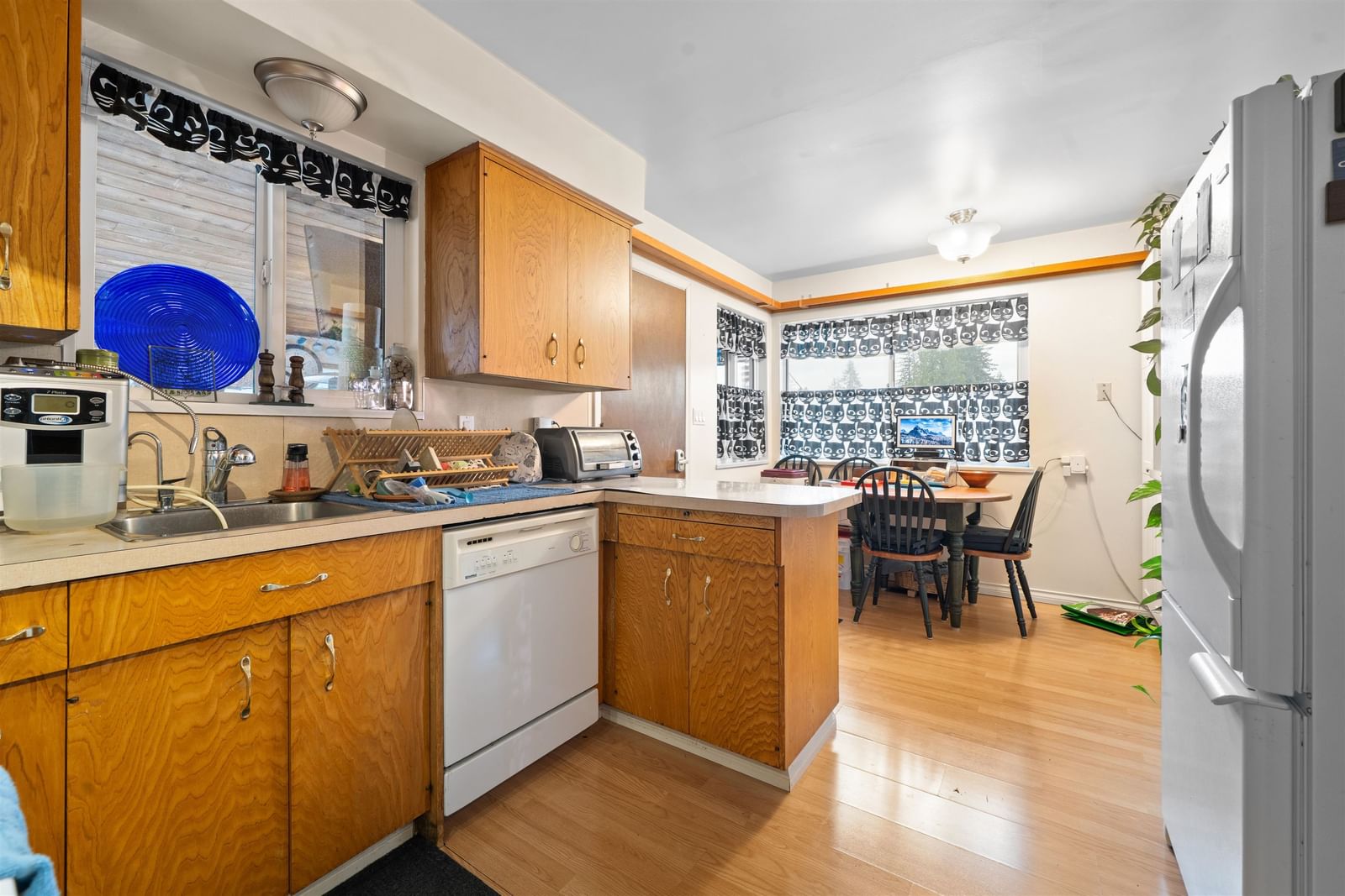 Listing Image 8
