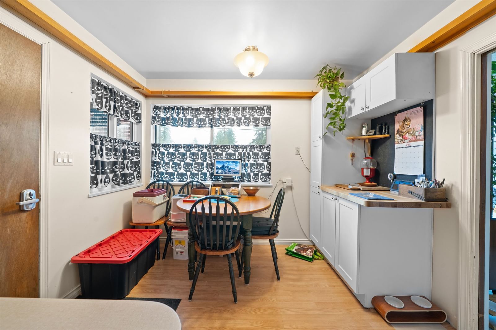 Listing Image 9