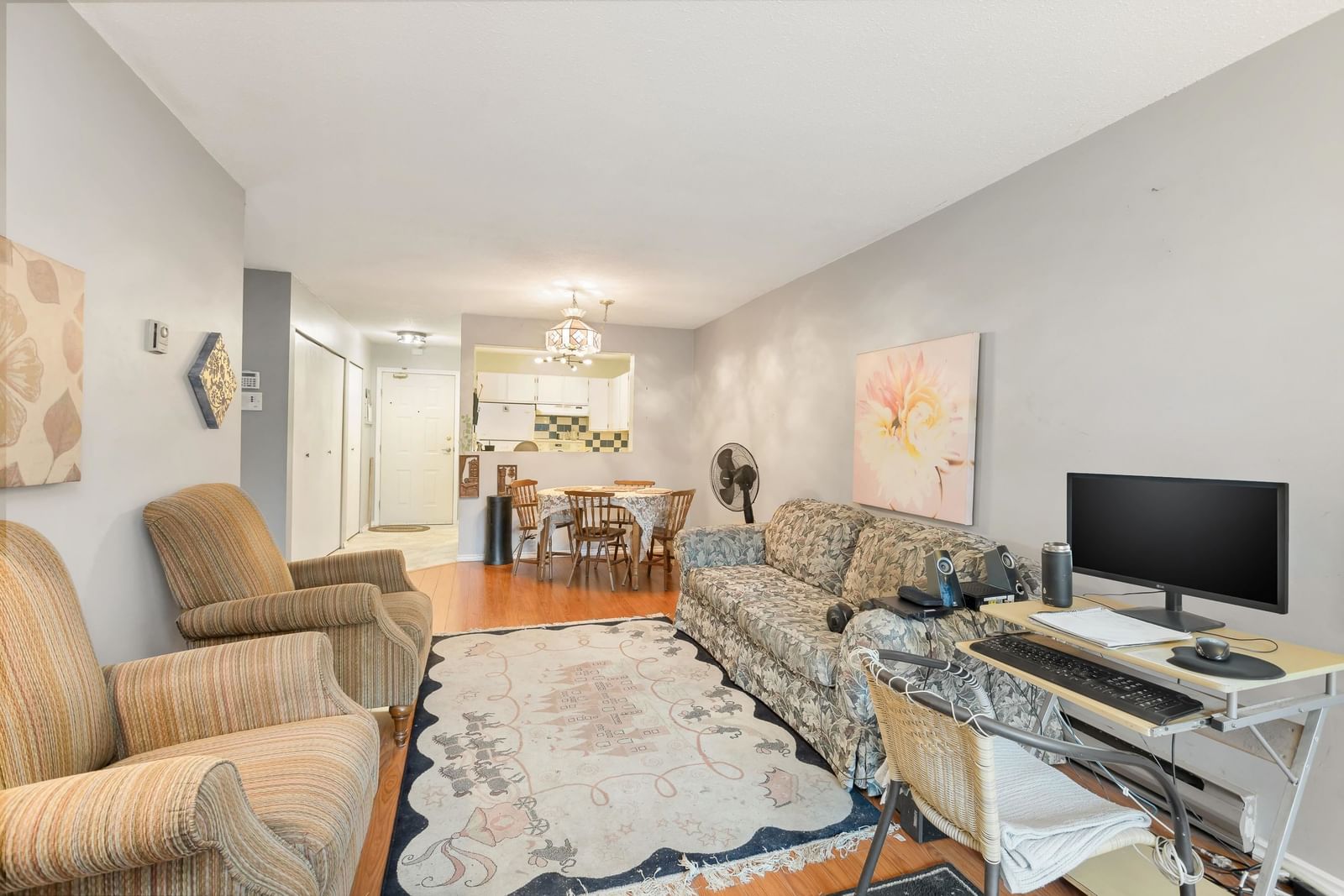 Listing Image 10