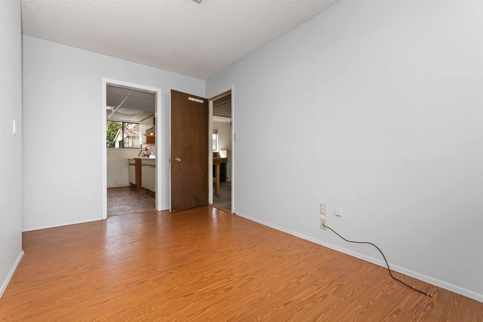 Listing Image 30