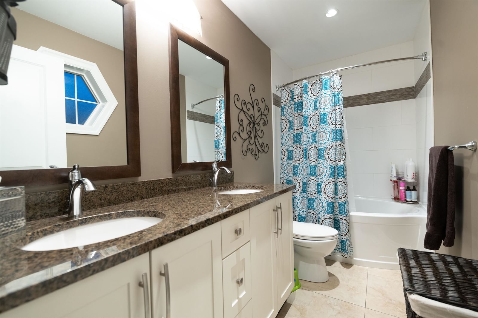 Listing Image 28