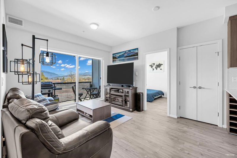 6283 Kingsway Street #327, Burnaby, British Columbia