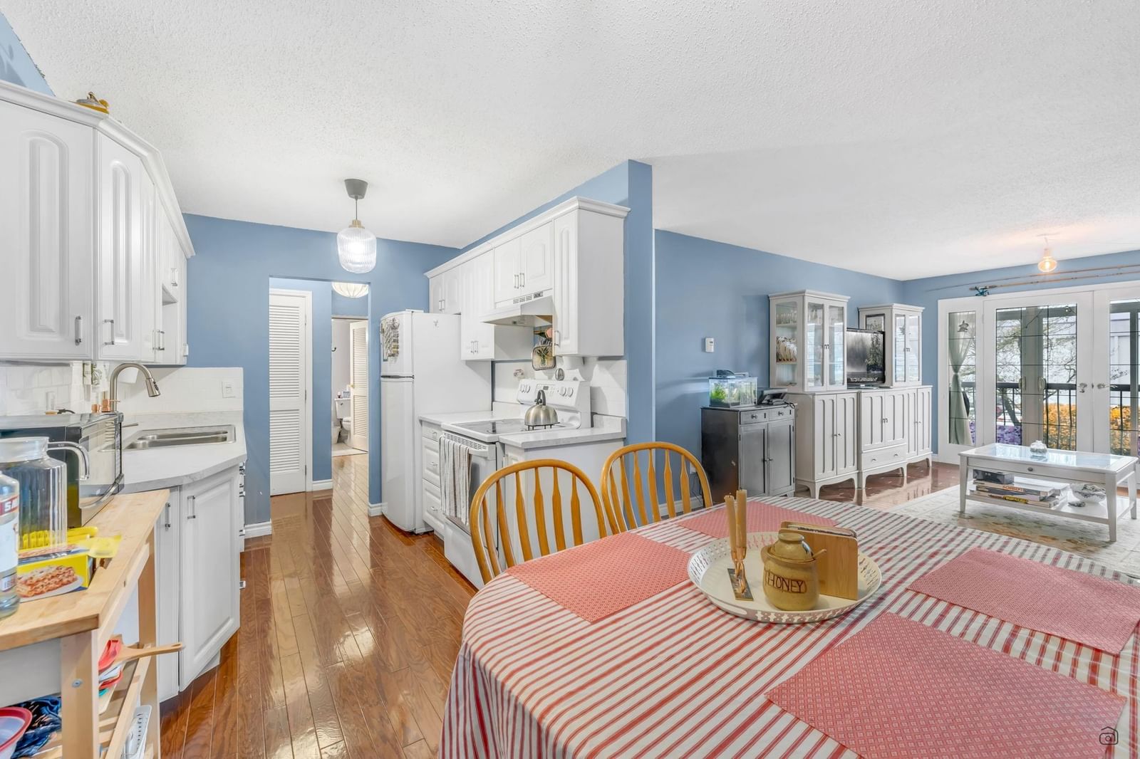 Listing Image 12