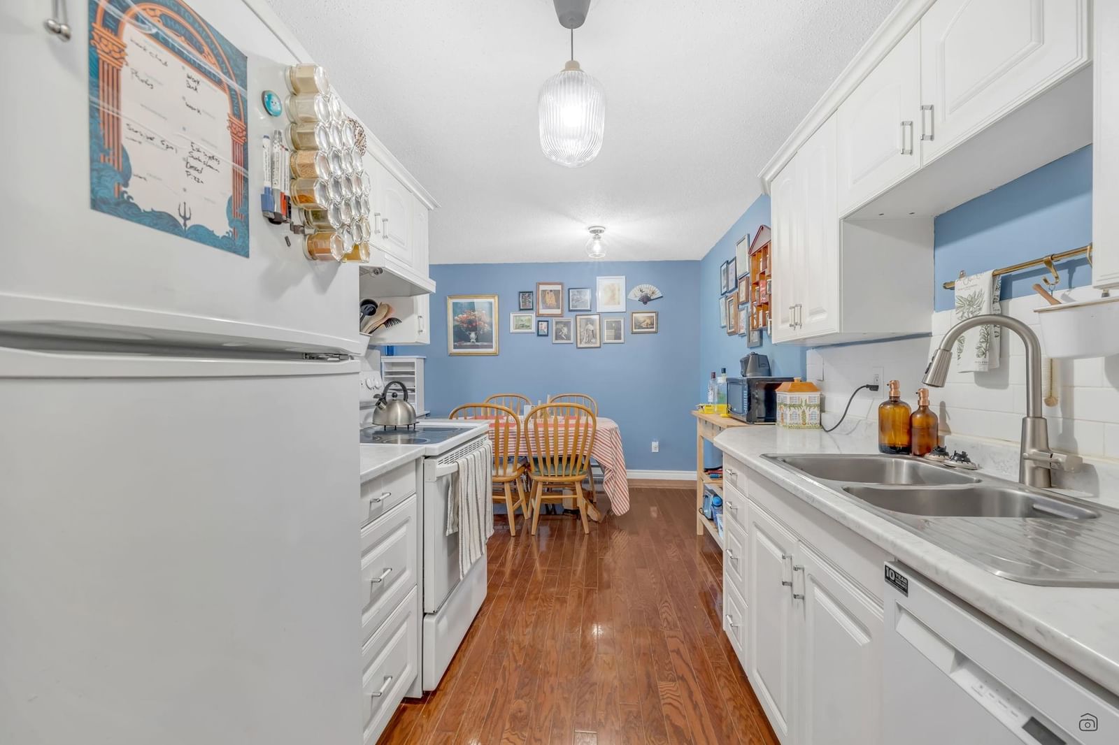 Listing Image 14