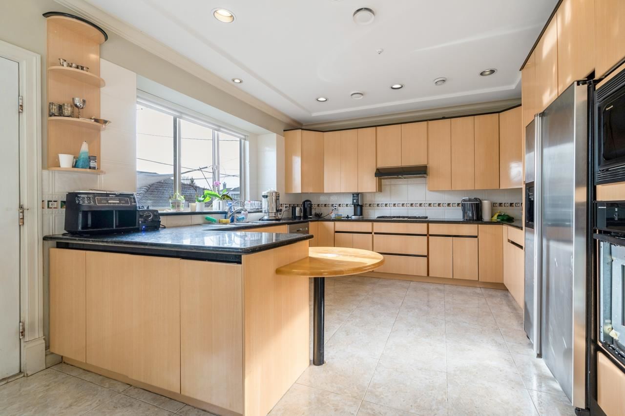 Listing Image 11
