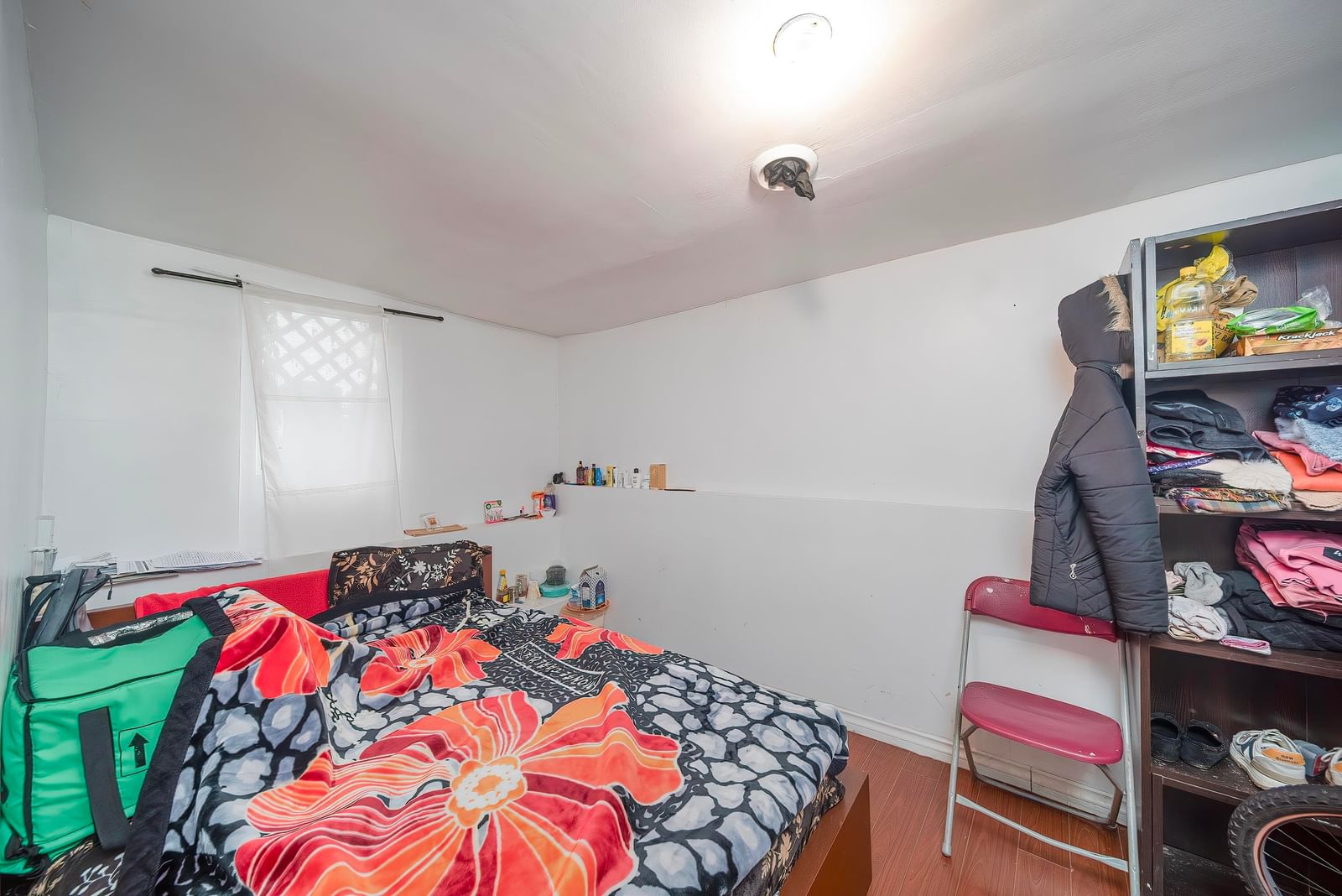 Listing Image 10