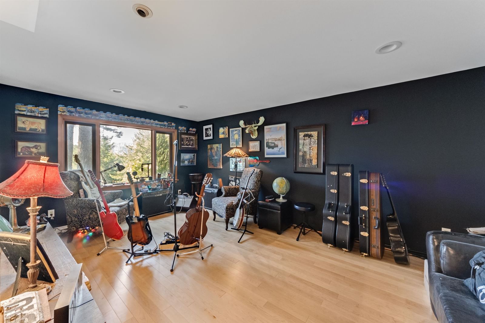 Listing Image 15