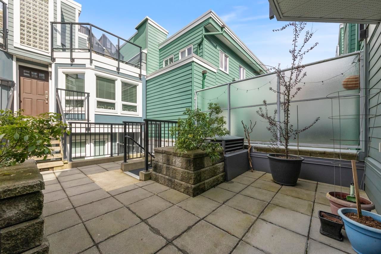 Listing Image 4