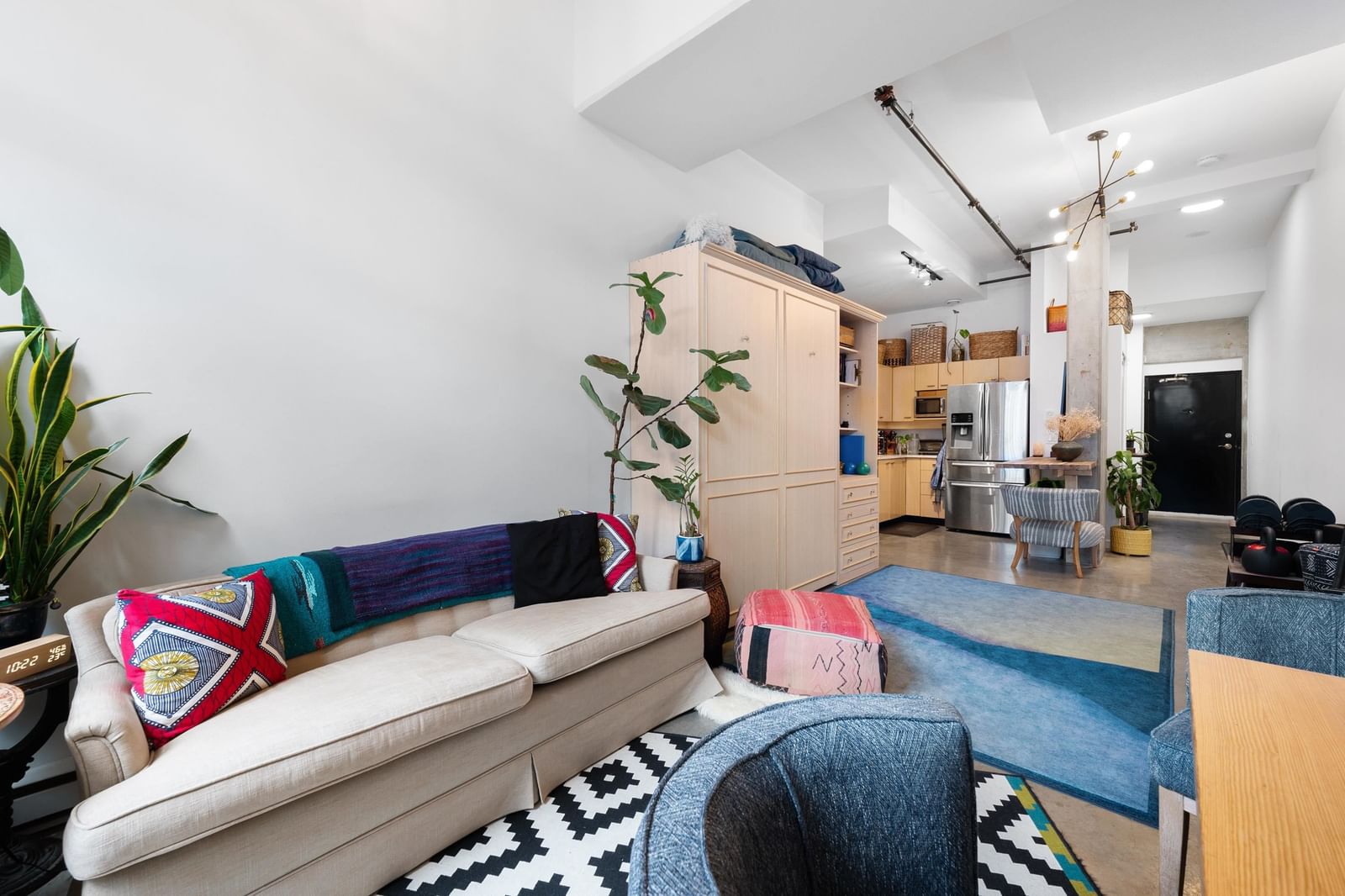Listing Image 15