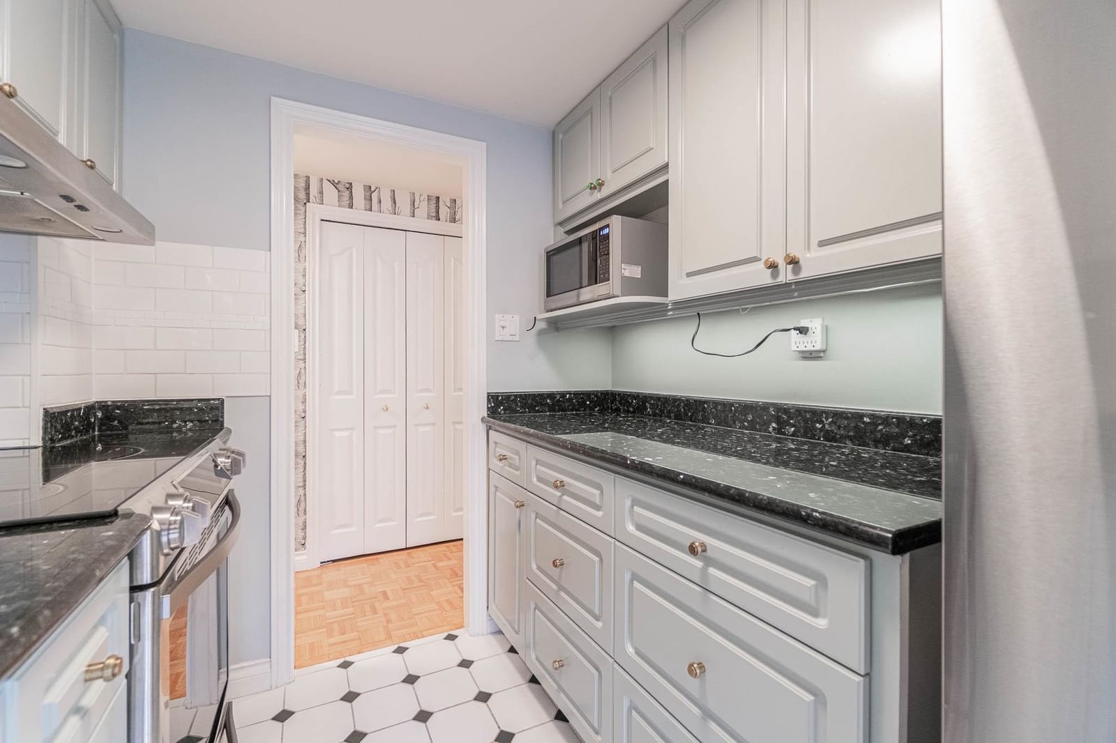 Listing Image 18