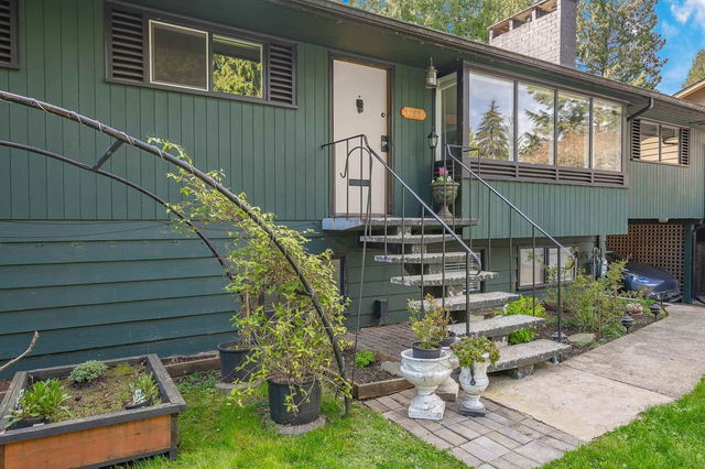 3163 Tennyson Crescent