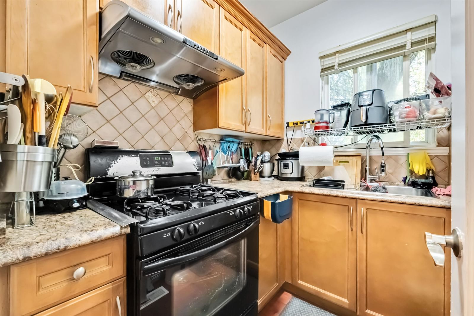 Listing Image 19