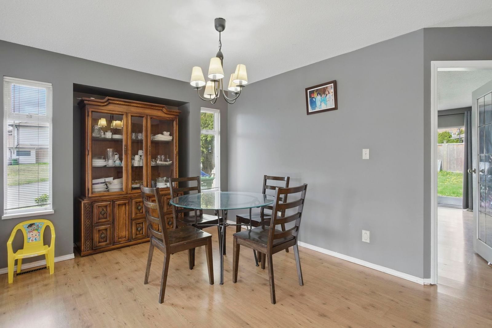Listing Image 12