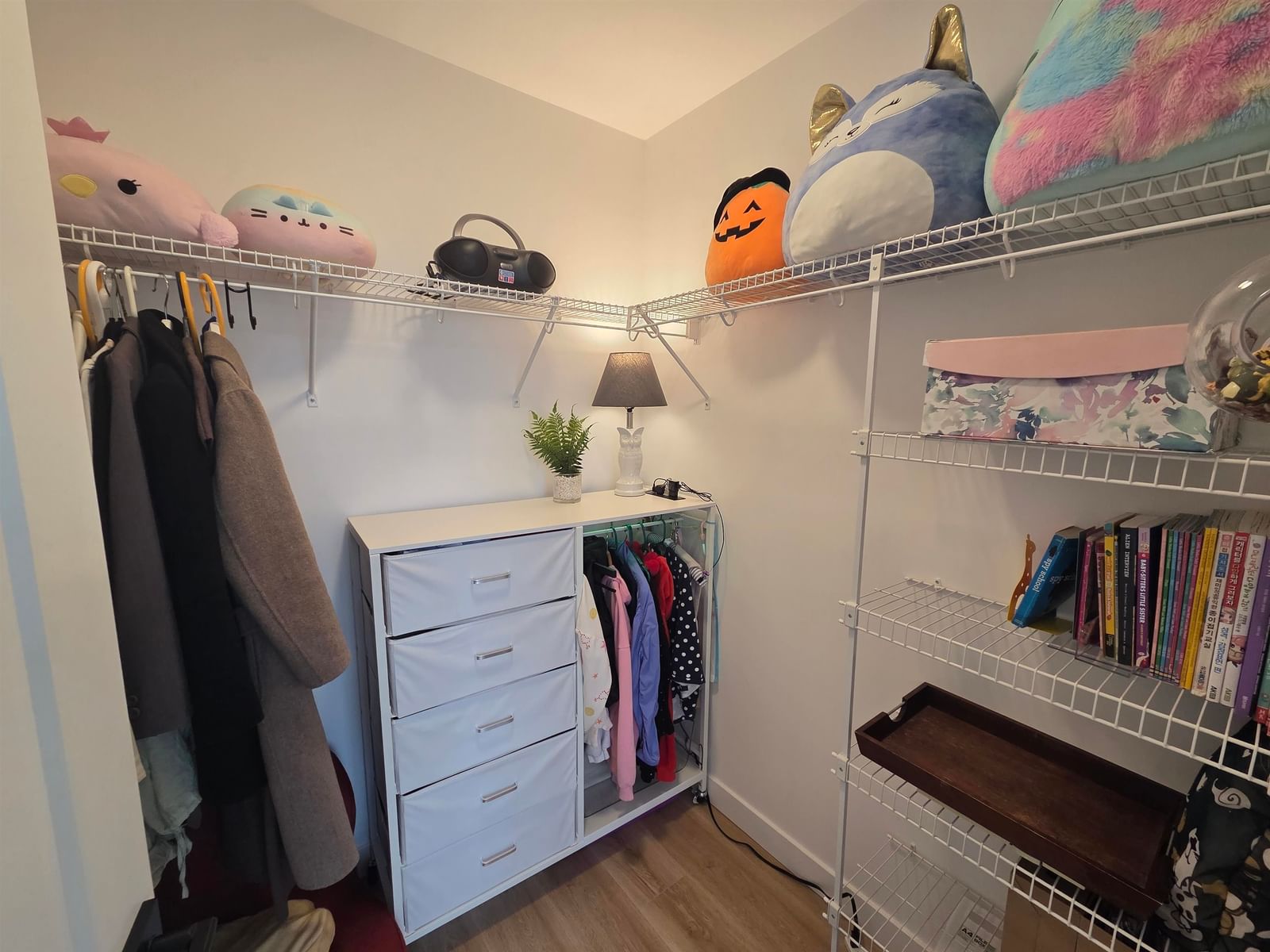 Listing Image 10