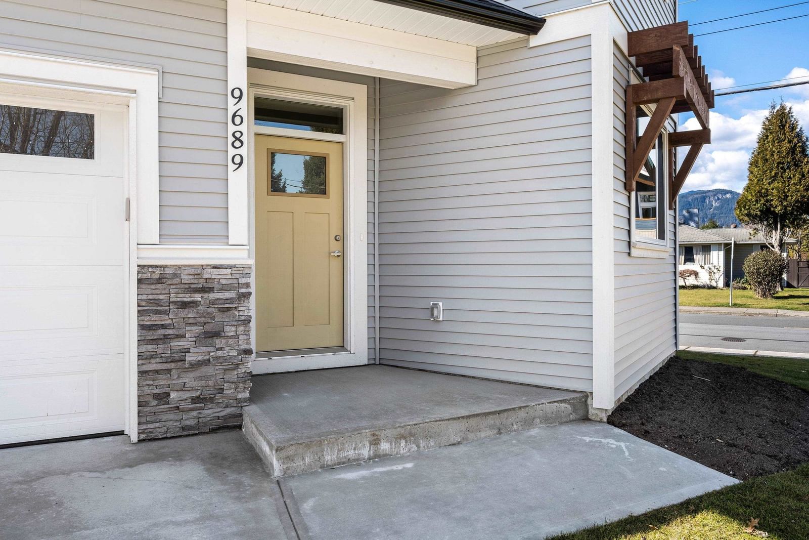 Listing Image 4