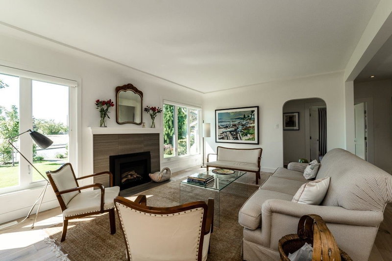1436 Grand Boulevard, North Vancouver, V7L 3X7 | Image 2