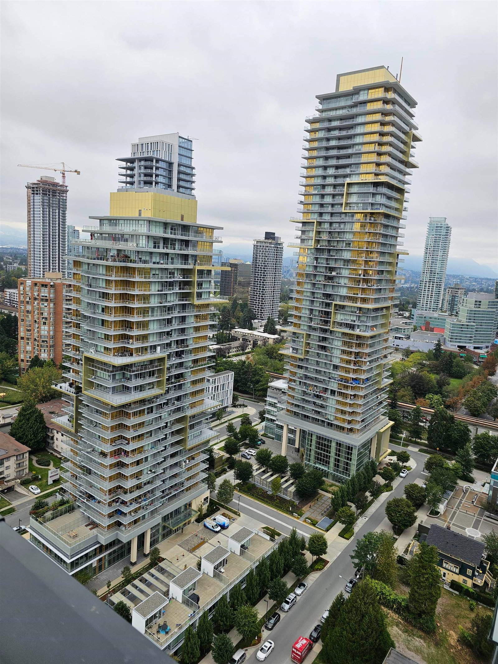 Listing Image 4