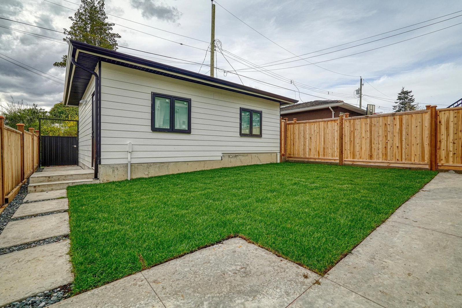 Listing Image 17