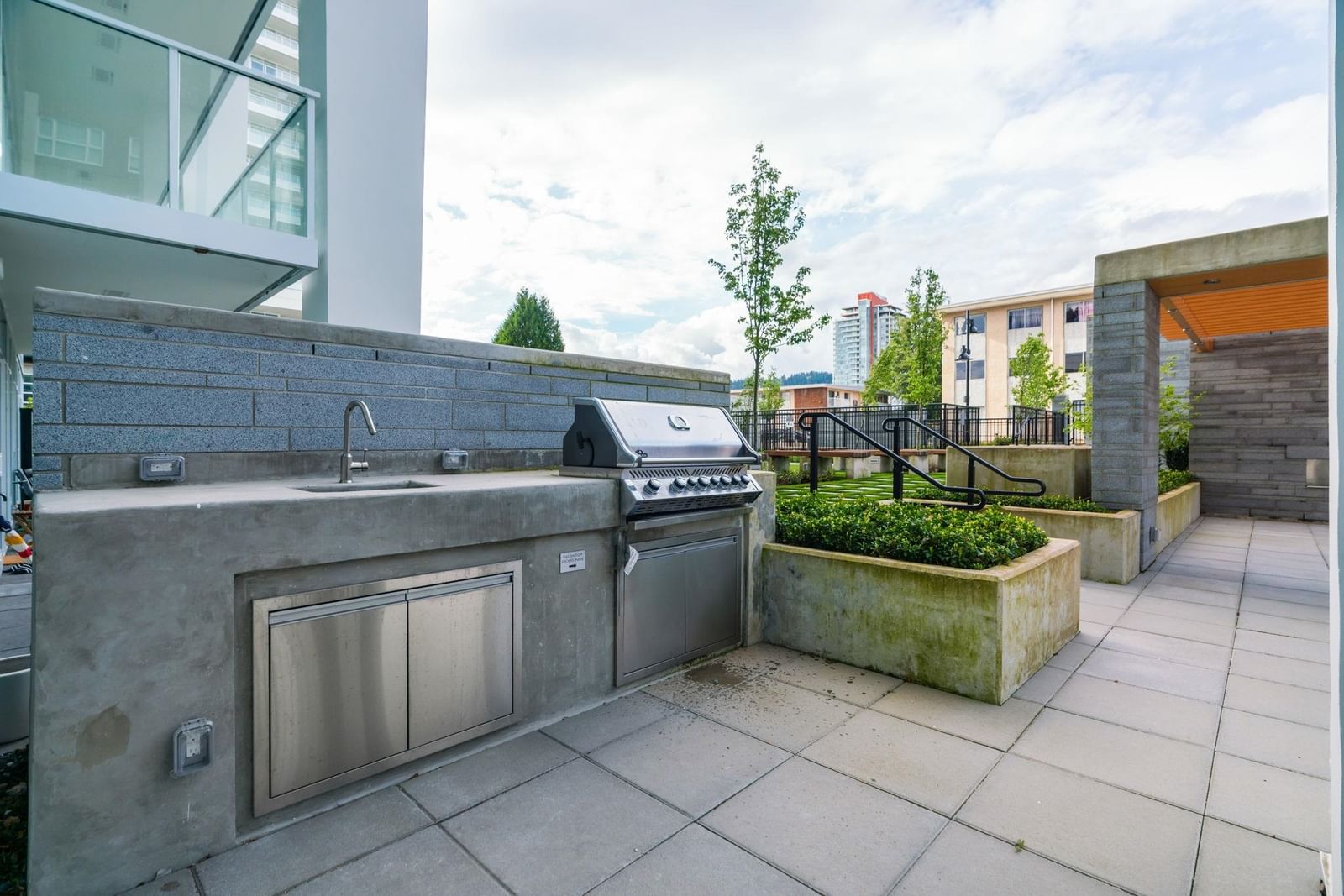 Listing Image 25