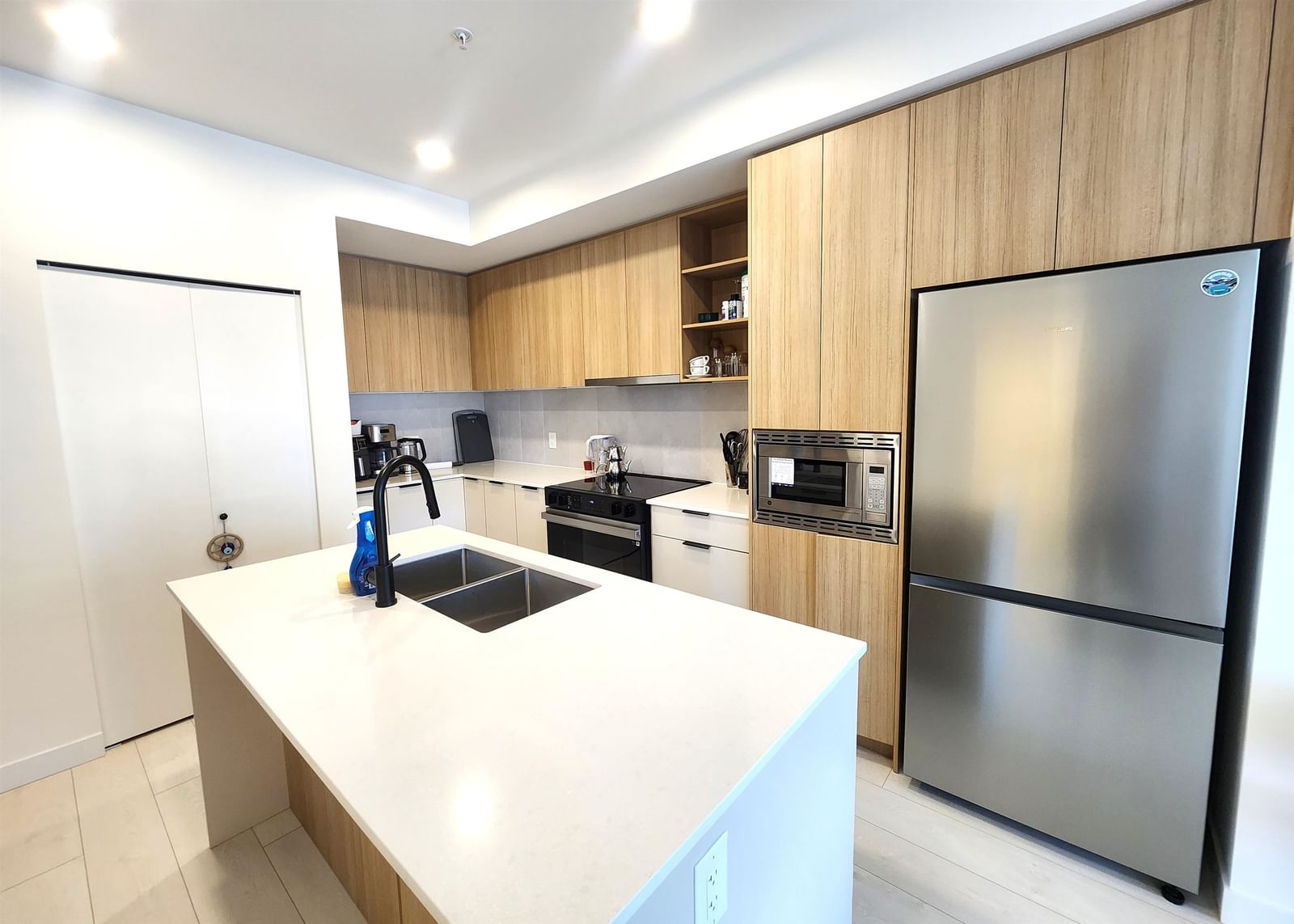 Listing Image 5