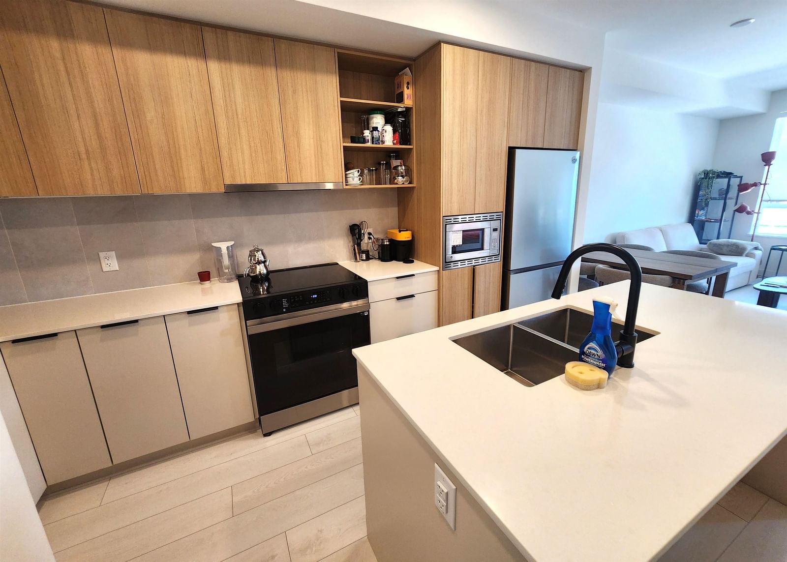 Listing Image 8