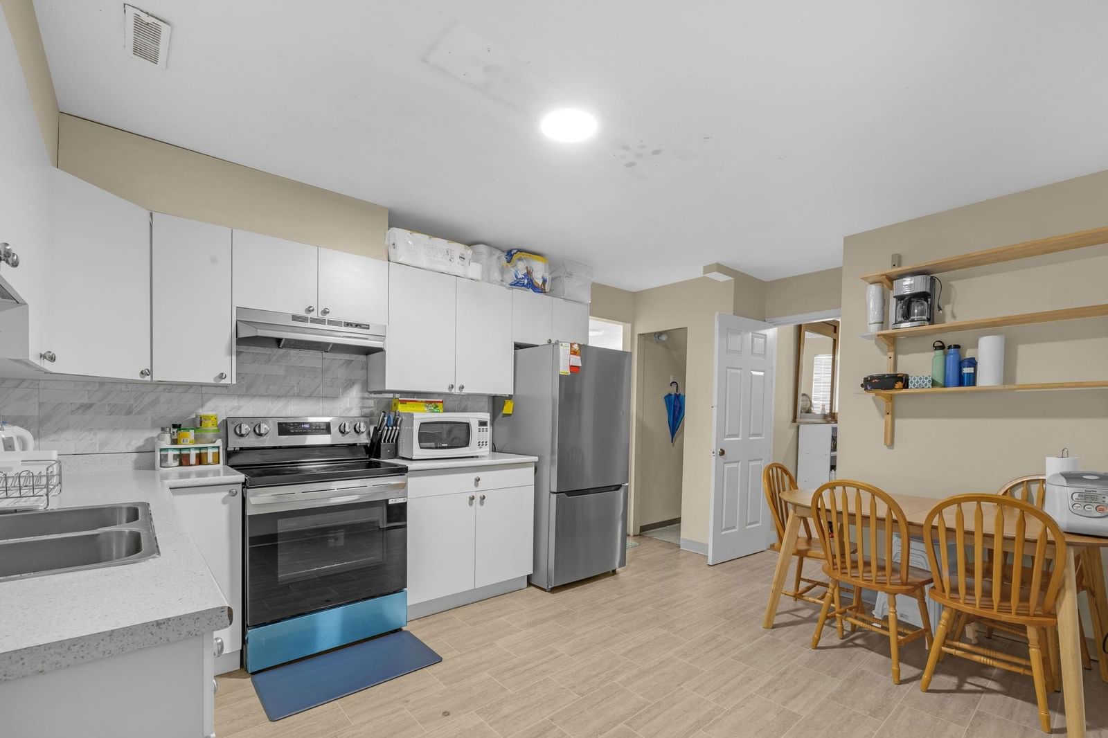 Listing Image 20