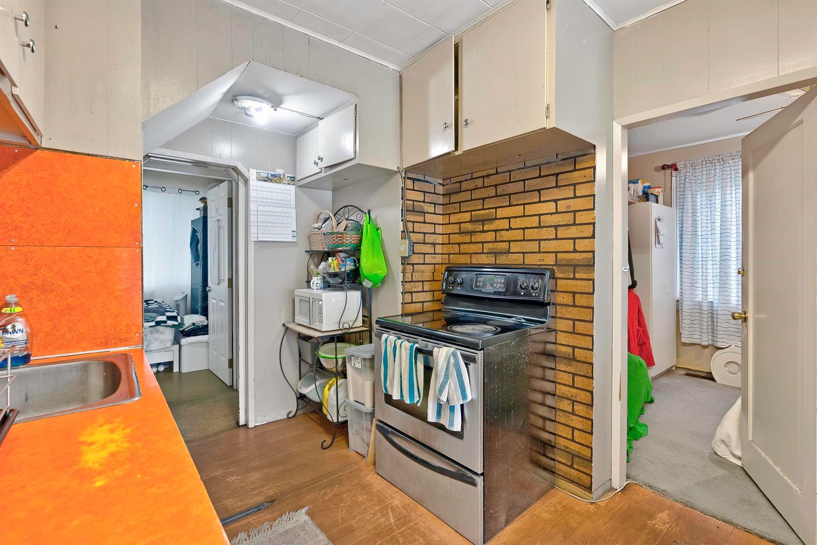 Listing Image 11
