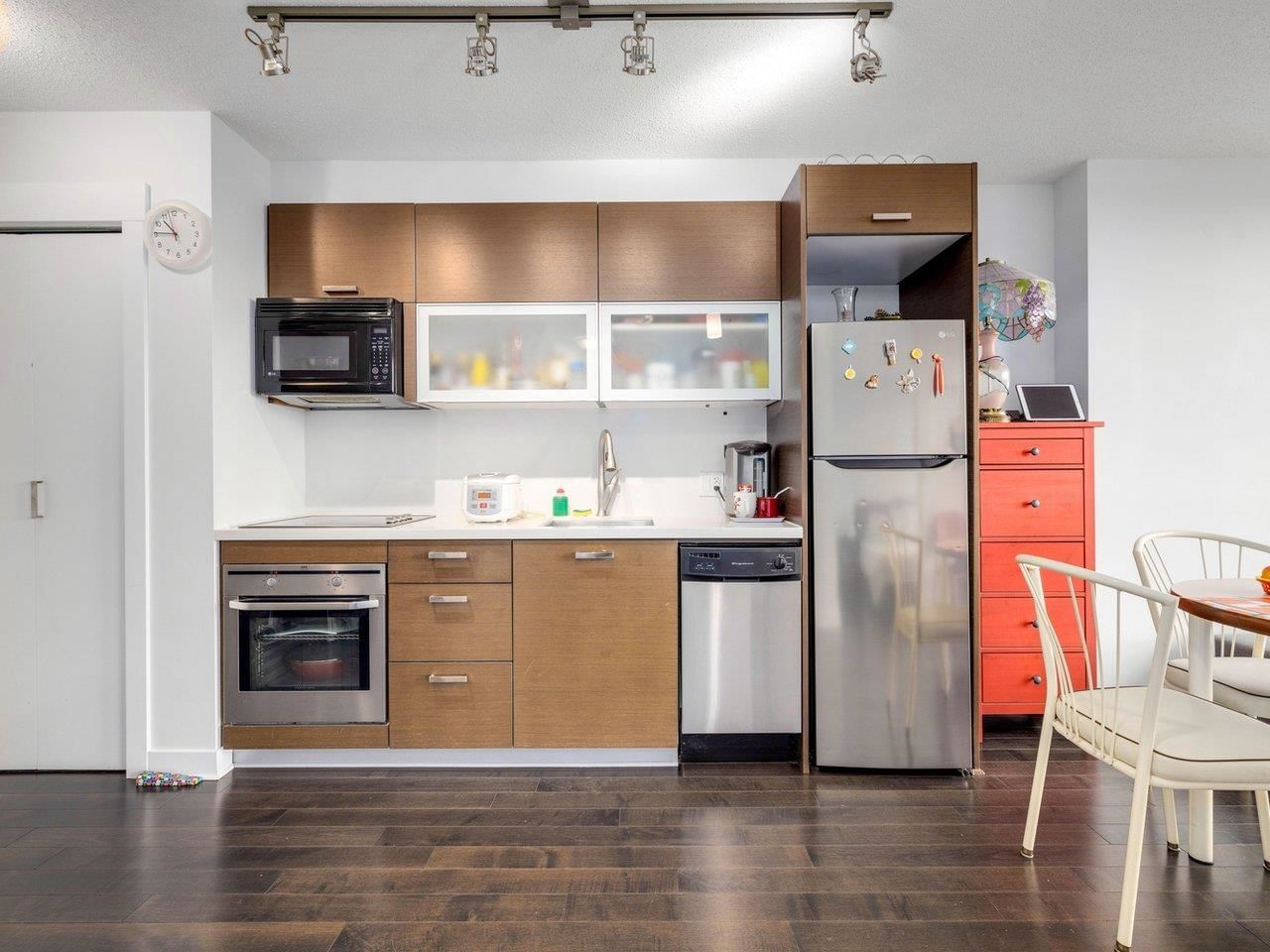 Listing Image 9