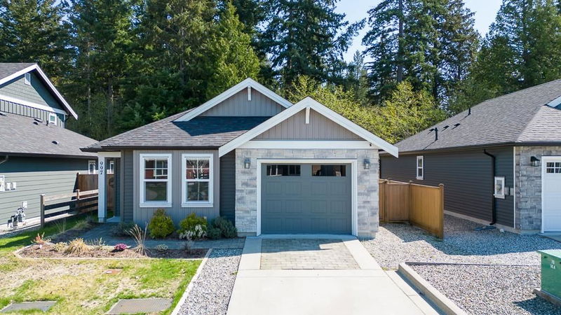997 Goddard Road, Gibsons, British Columbia