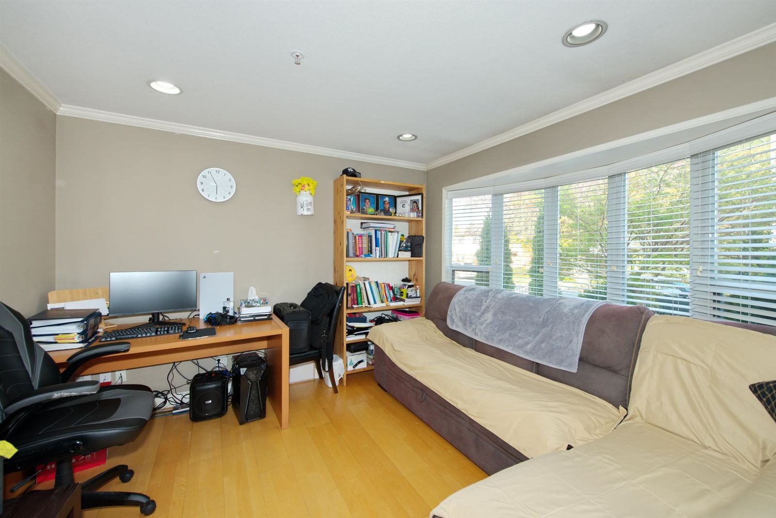 Listing Image 14