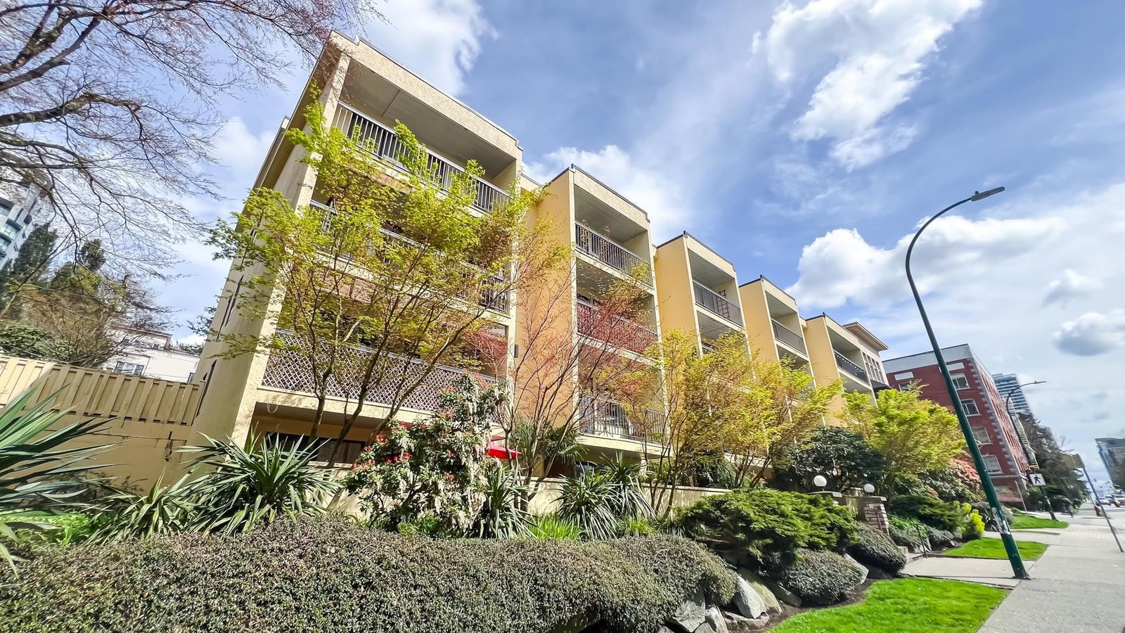 Listing Image 11