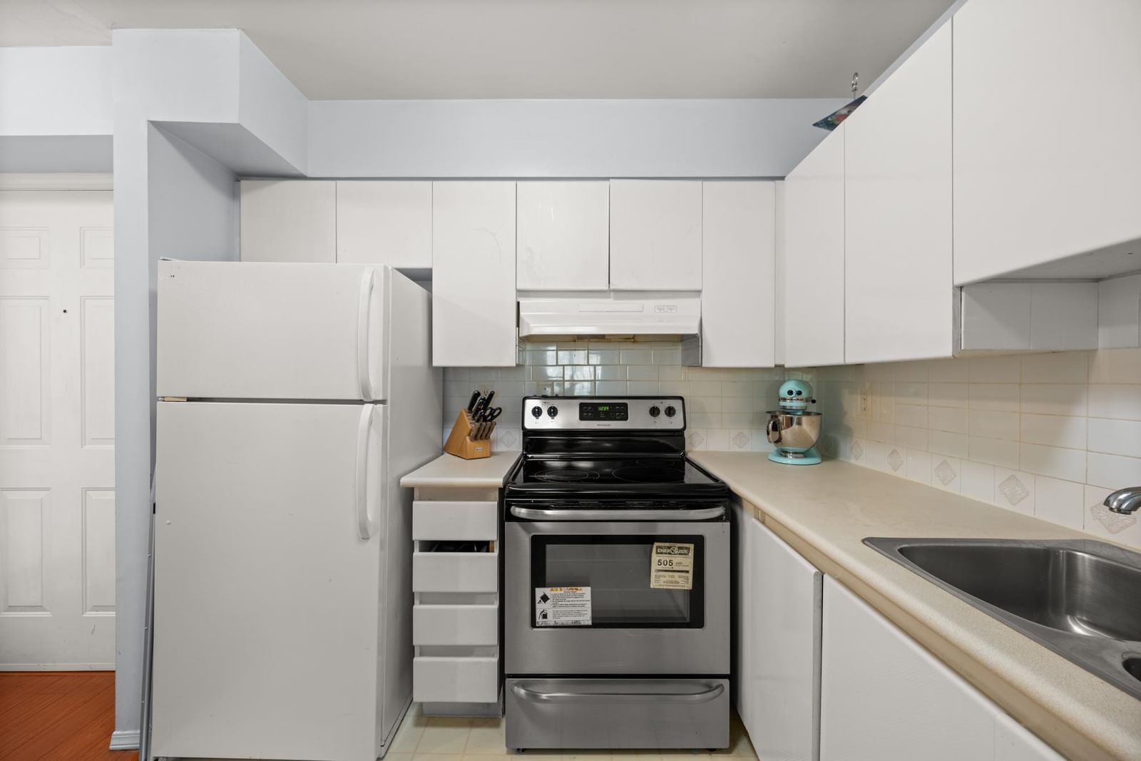 Listing Image 9