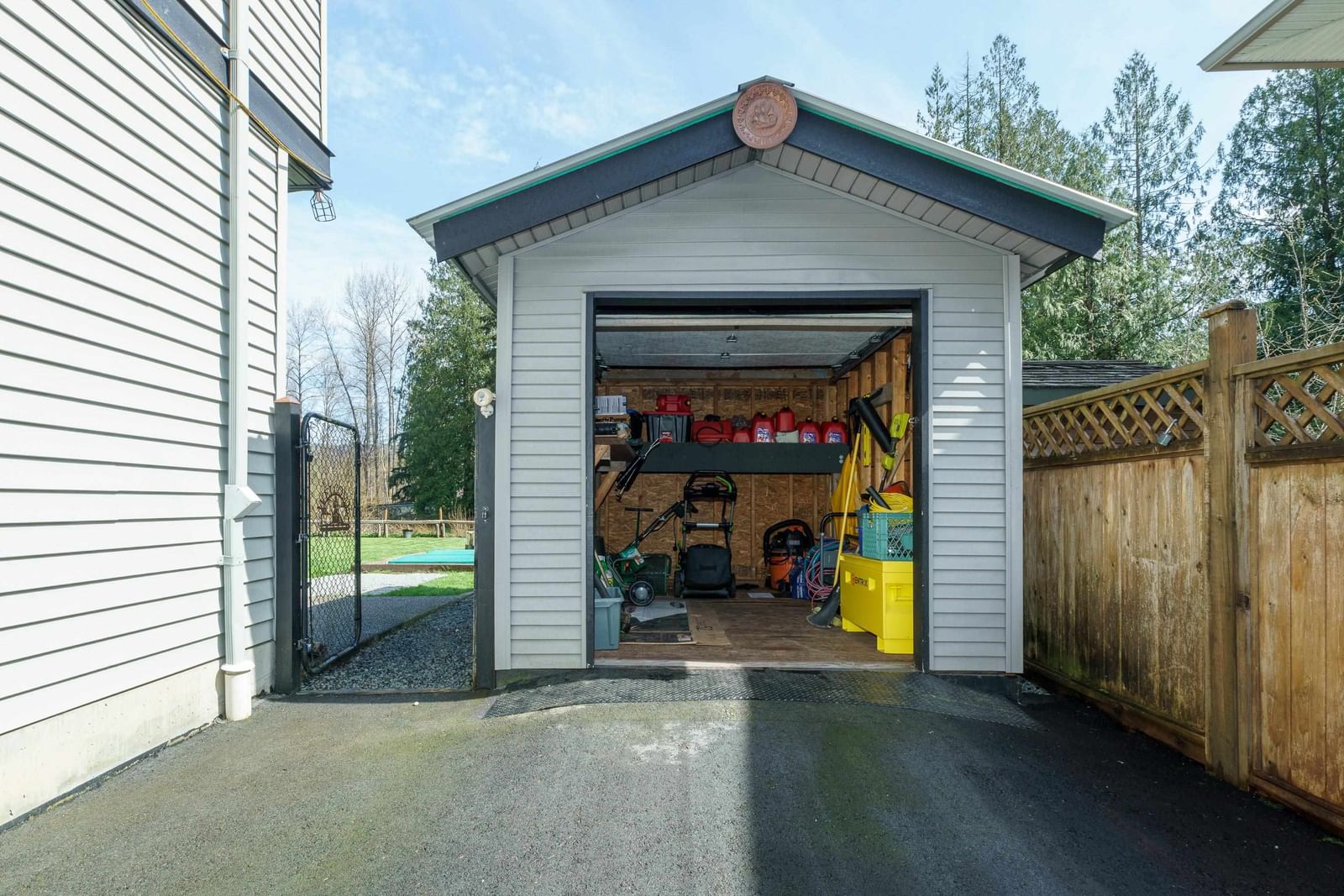 Listing Image 5