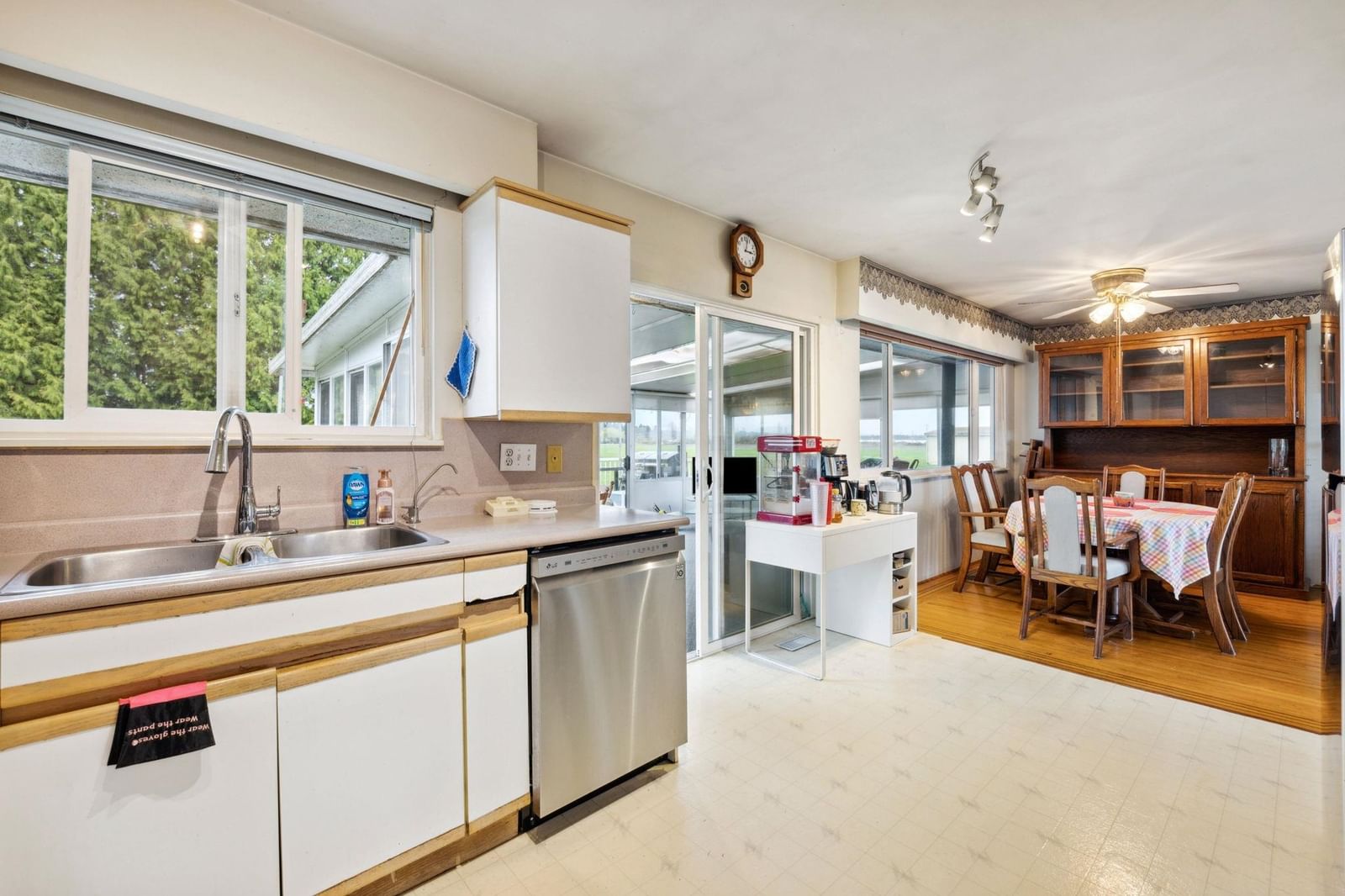 Listing Image 13