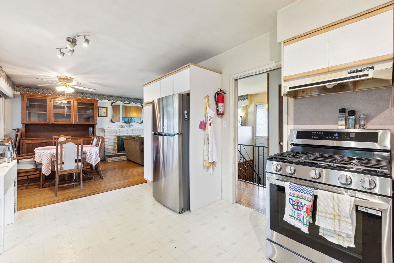 Listing Image 14