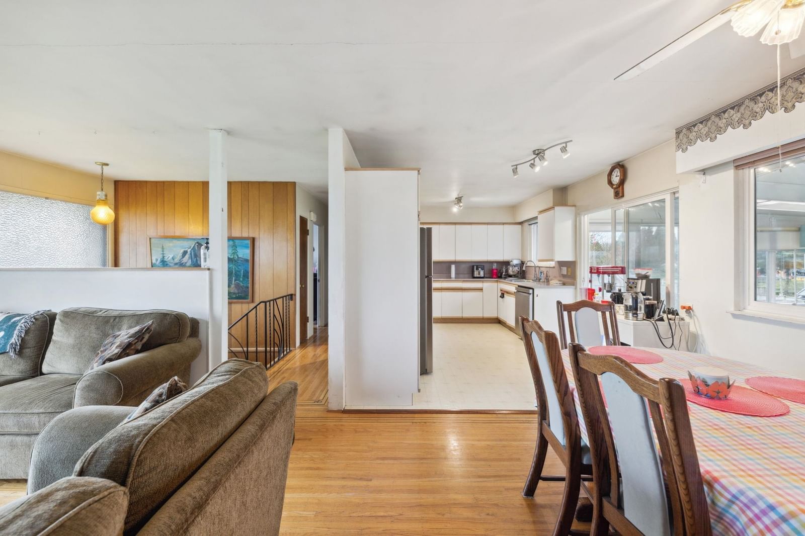 Listing Image 9
