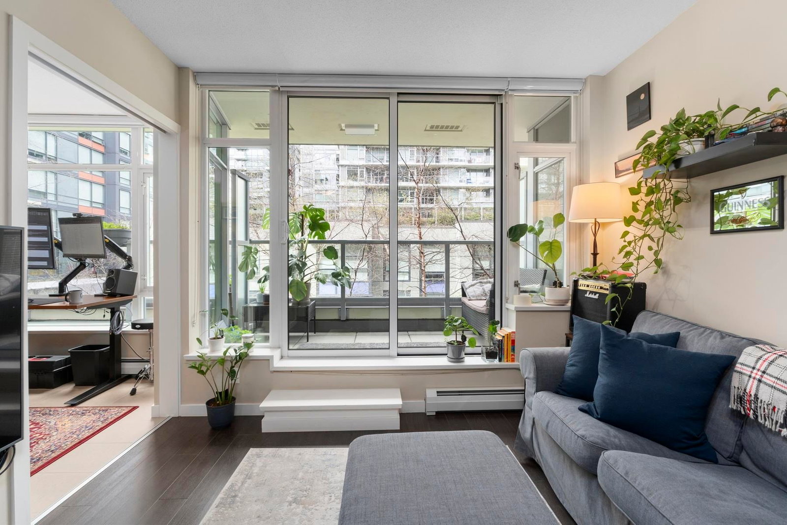 Listing Image 10