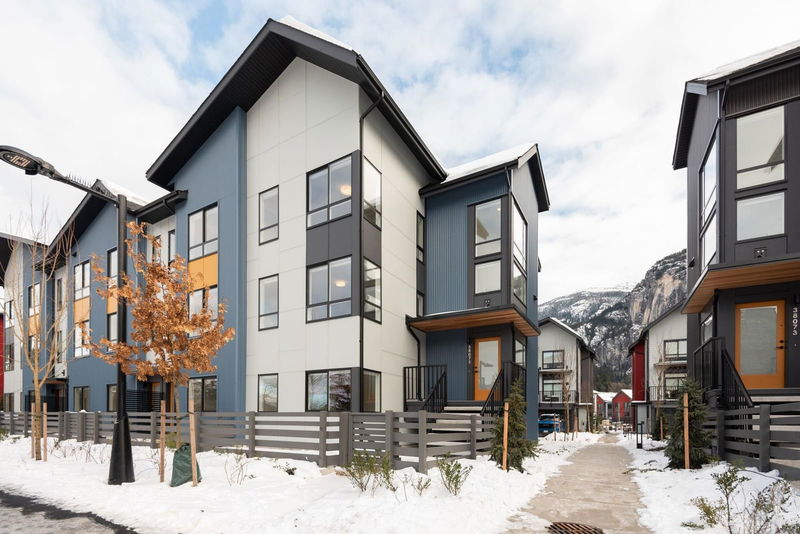 38085 Helm Way, Squamish, British Columbia